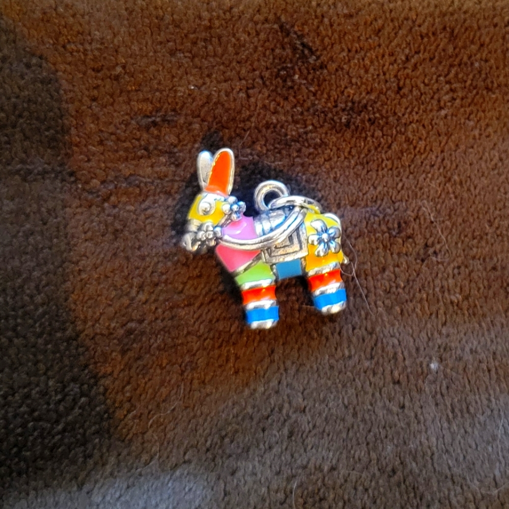 Piñata charm